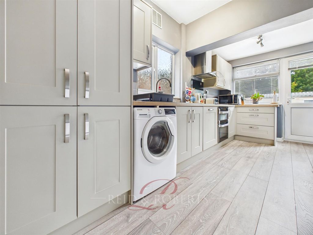 Property photo 2 of 16 Cam04884G0-Pr0092-Still005.Jpg