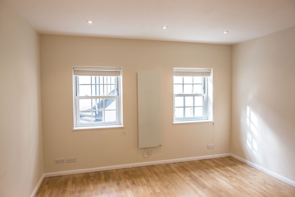 Property photo 2 of 8 Living_Room