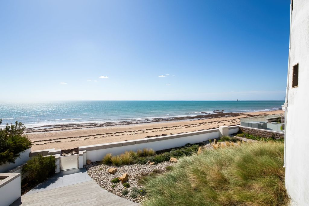 Property photo 3 of 32