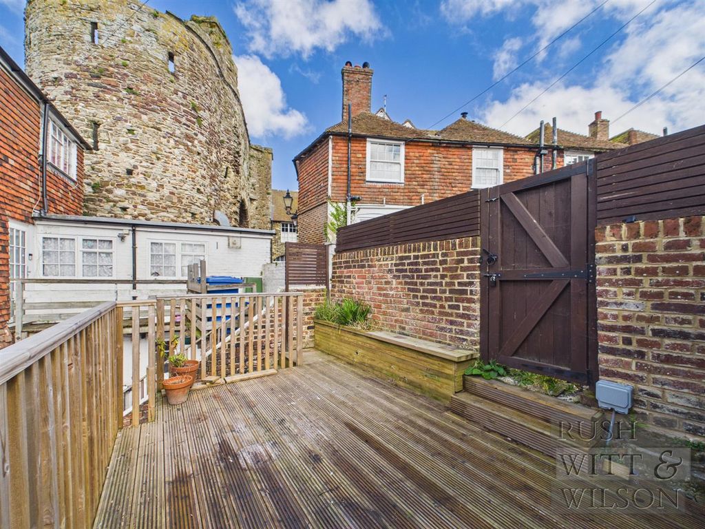 Property photo 2 of 20