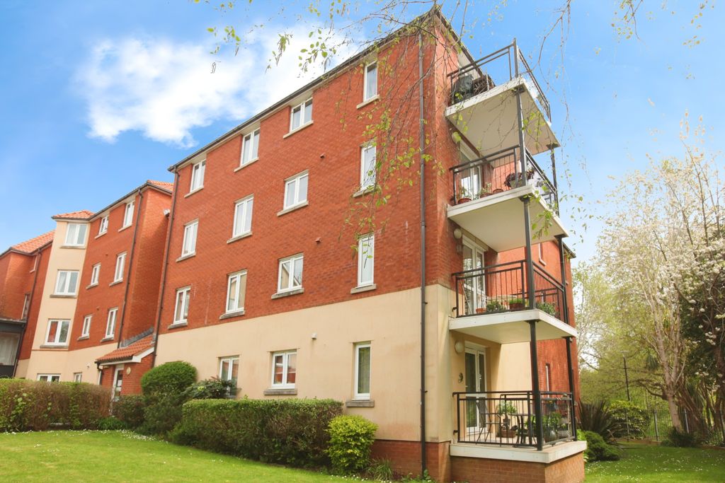 Property photo 1 of 12 General View