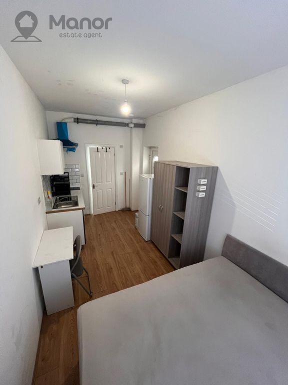 Property photo 2 of 4 Bedroom