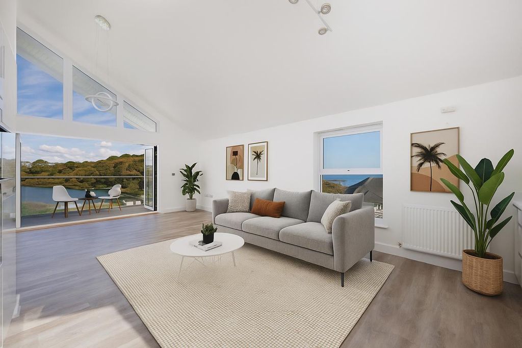 Property photo 3 of 30