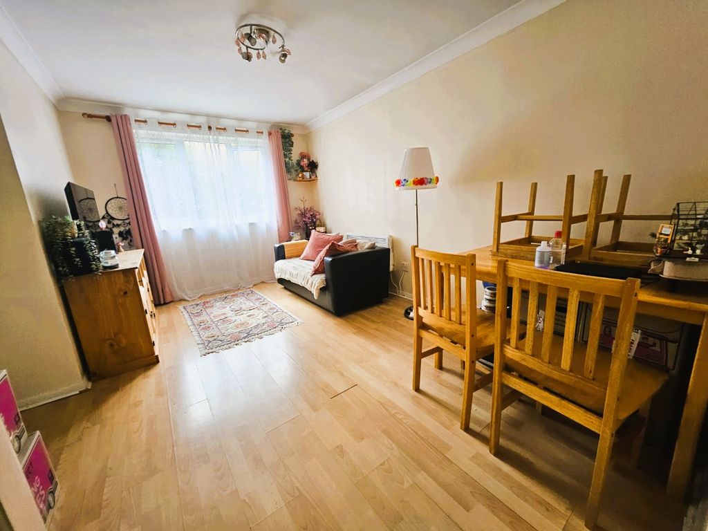 Property photo 2 of 6