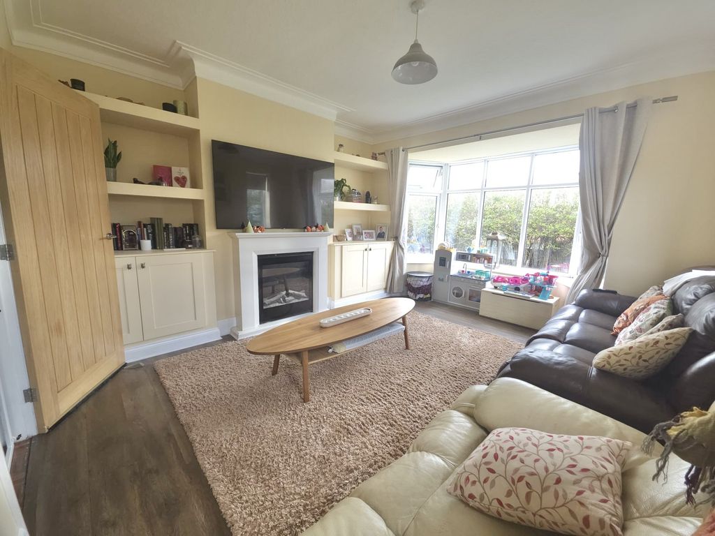 Property photo 2 of 22