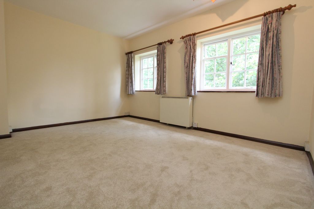 Property photo 3 of 10 Photo 03