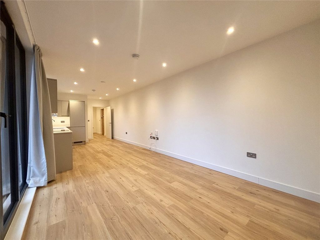 Property photo 3 of 22 Picture No. 12