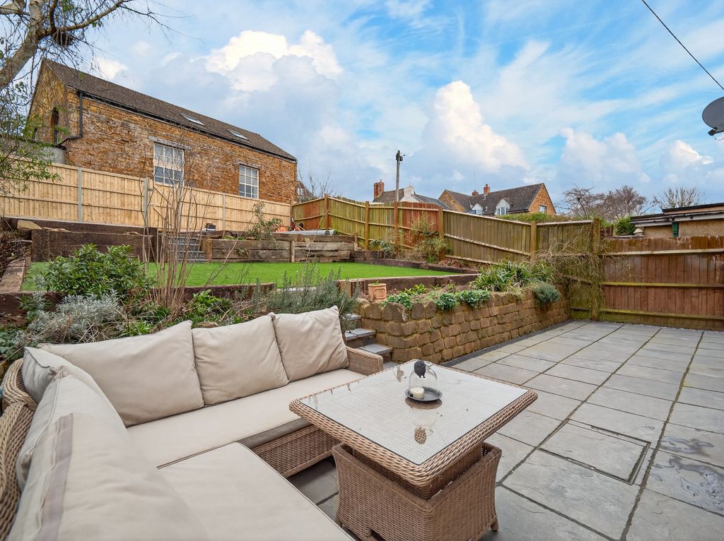 Property photo 1 of 31