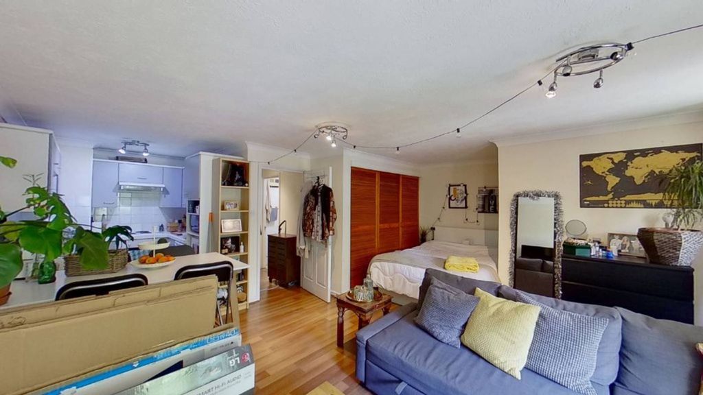 Property photo 3 of 8