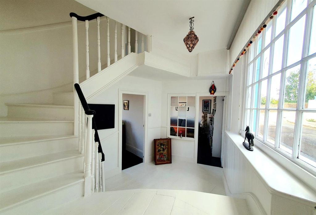 Property photo 1 of 35