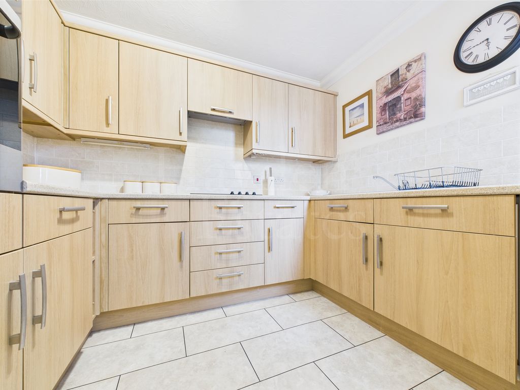 Property photo 3 of 12