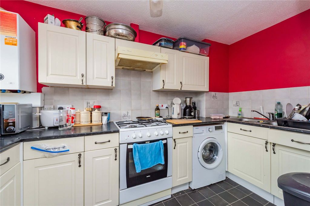 Property photo 3 of 23 Picture No. 15