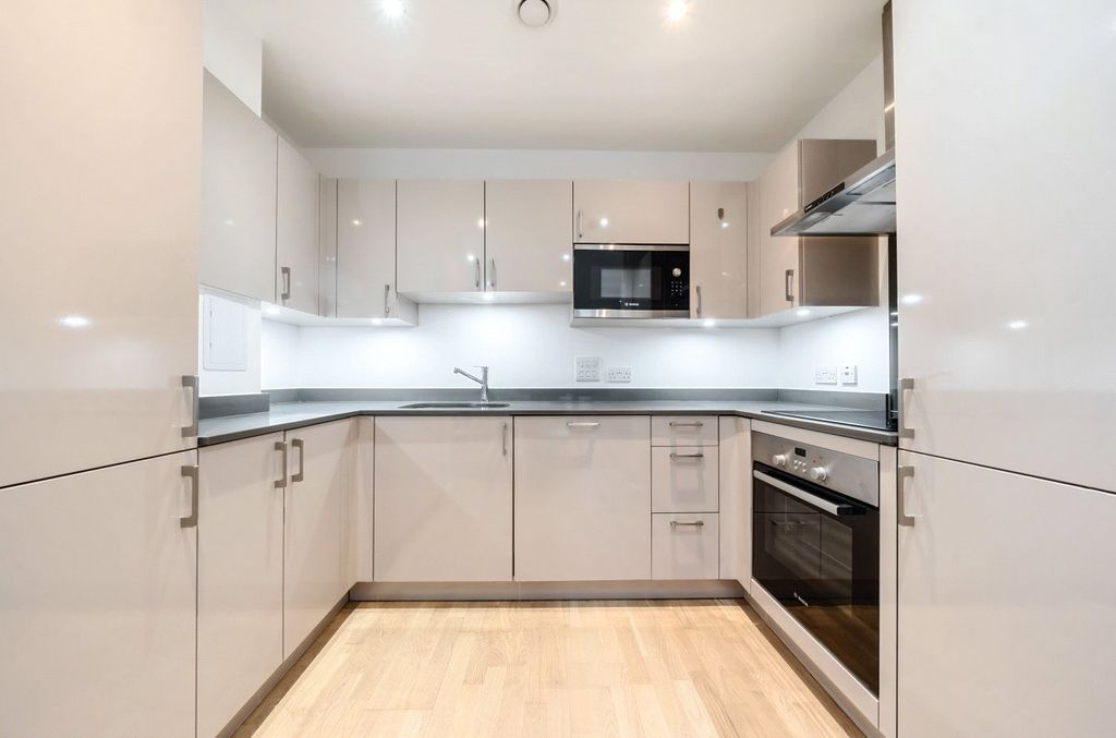 Property photo 2 of 20 Picture No. 34