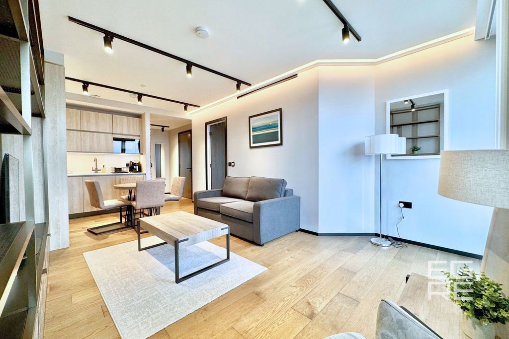 Property photo 2 of 21