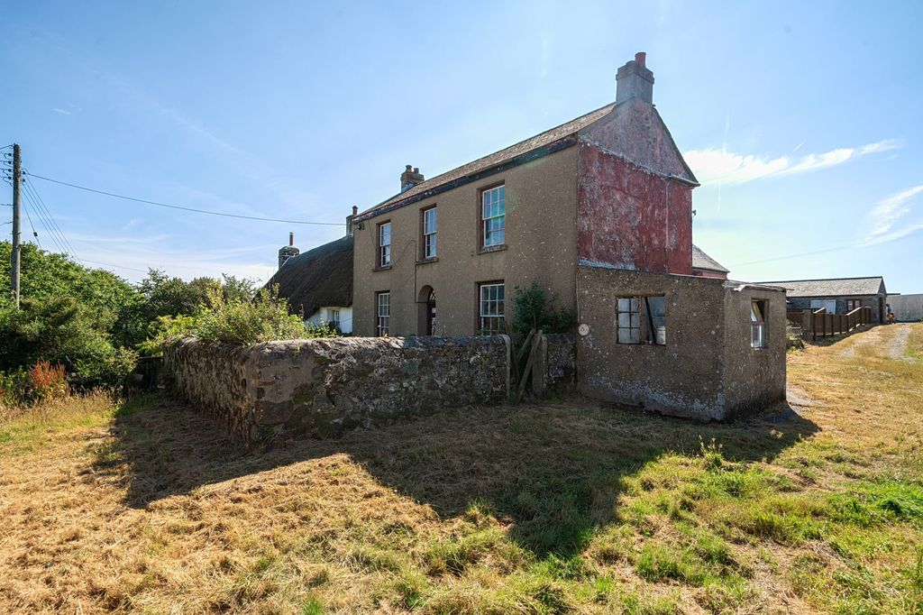 Property photo 2 of 13