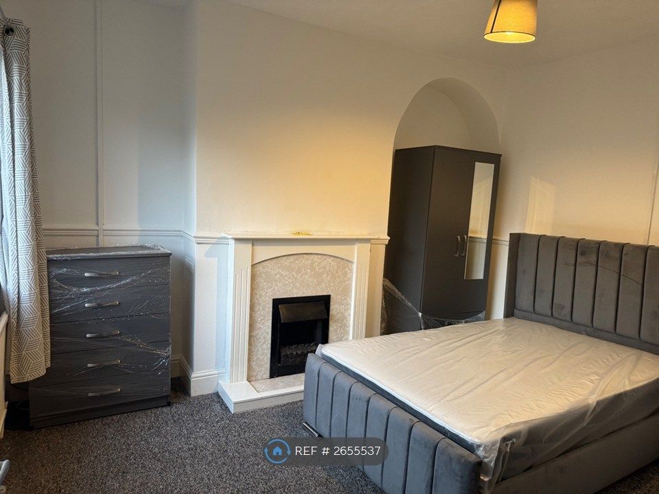 Property photo 2 of 35