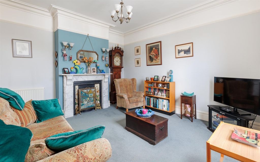 Property photo 2 of 29