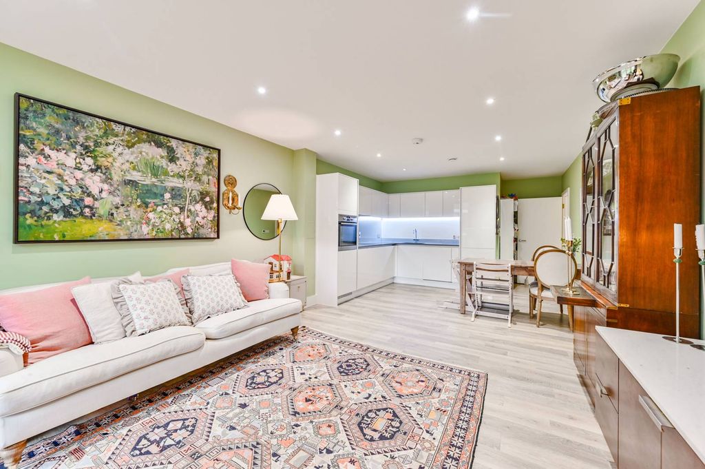 Property photo 3 of 12