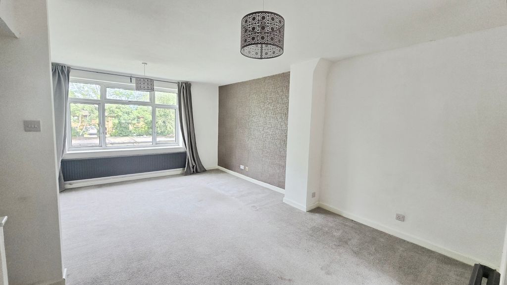 Property photo 3 of 9 Pbox-Img.Jpg