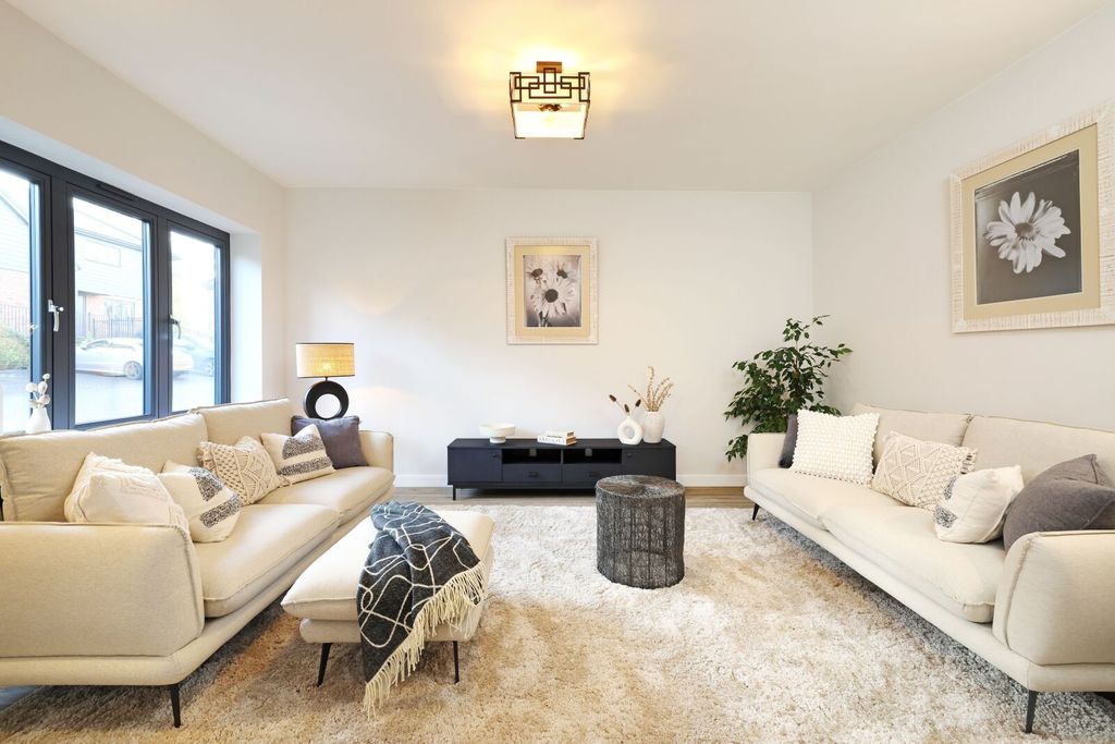 Property photo 3 of 19 Picture No. 37