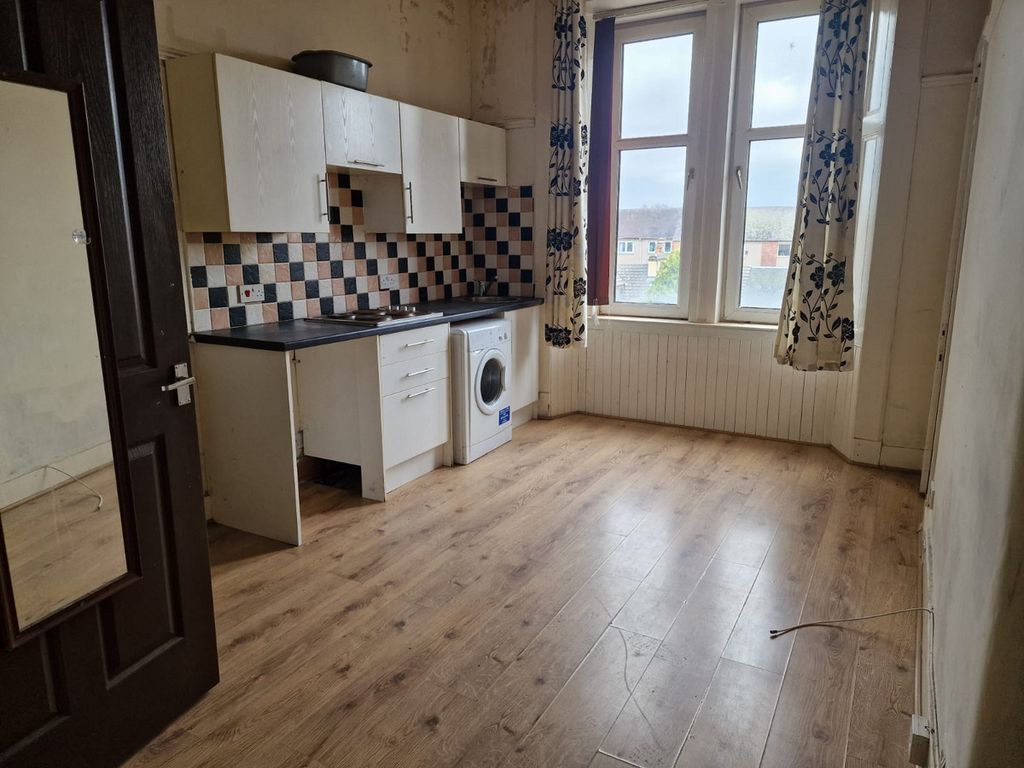 Property photo 1 of 4