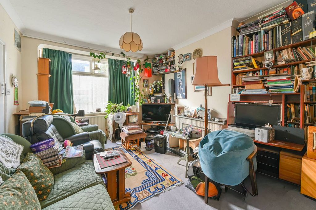 Property photo 3 of 8