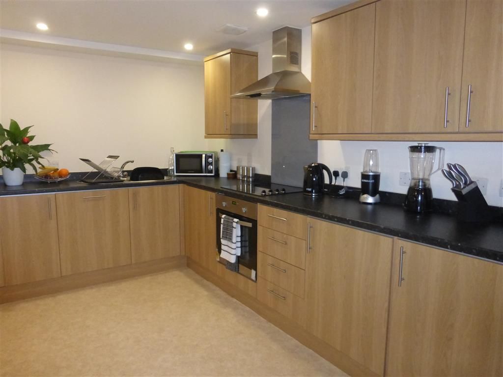 Property photo 3 of 6 Kitchen