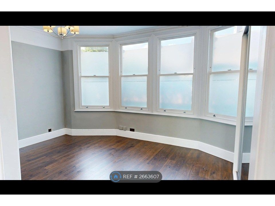 Property photo 2 of 6 Living Room