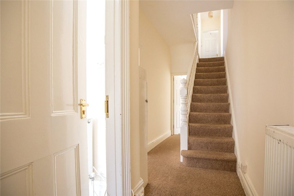 Property photo 2 of 19 Picture No. 21