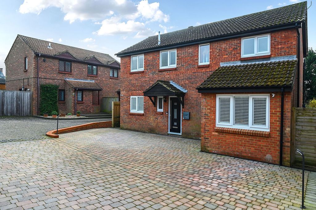 Property photo 1 of 27