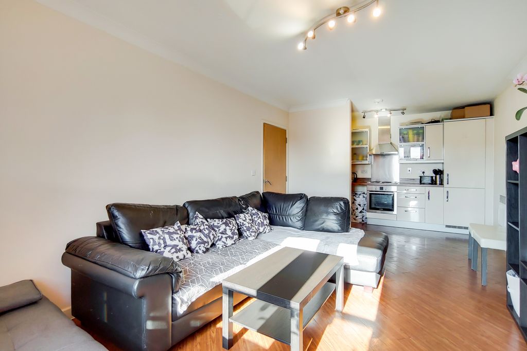 Property photo 1 of 9
