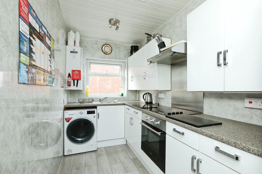 Property photo 3 of 13
