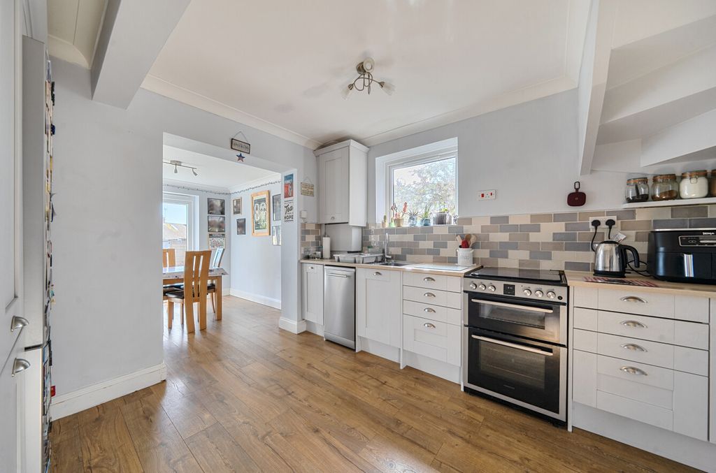 Property photo 3 of 20 1441679-19-69De0d...