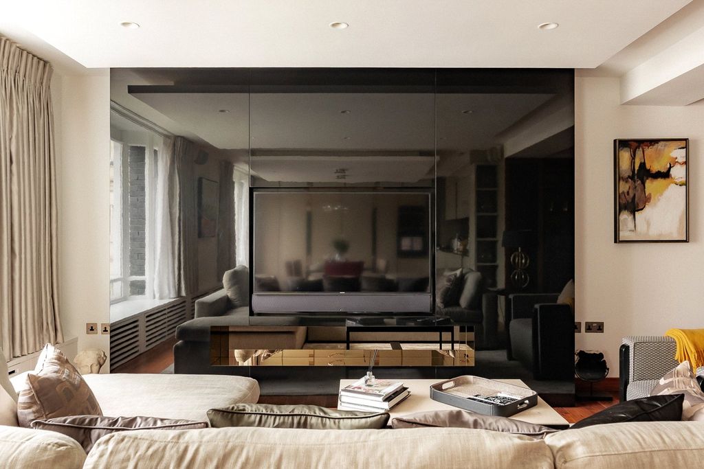 Property photo 2 of 20 Living Room