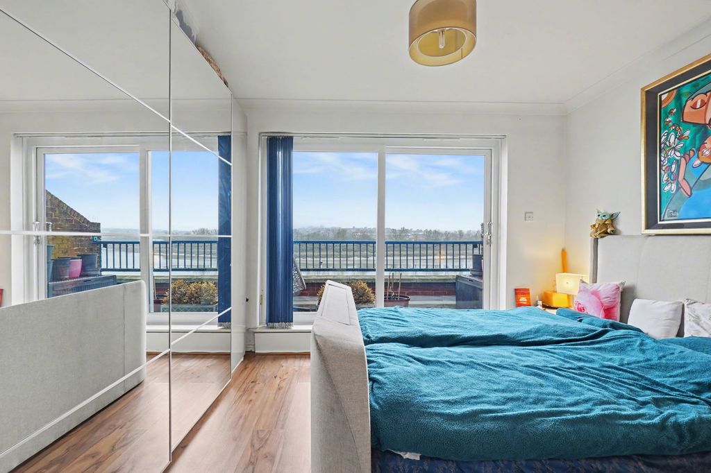 Property photo 2 of 49