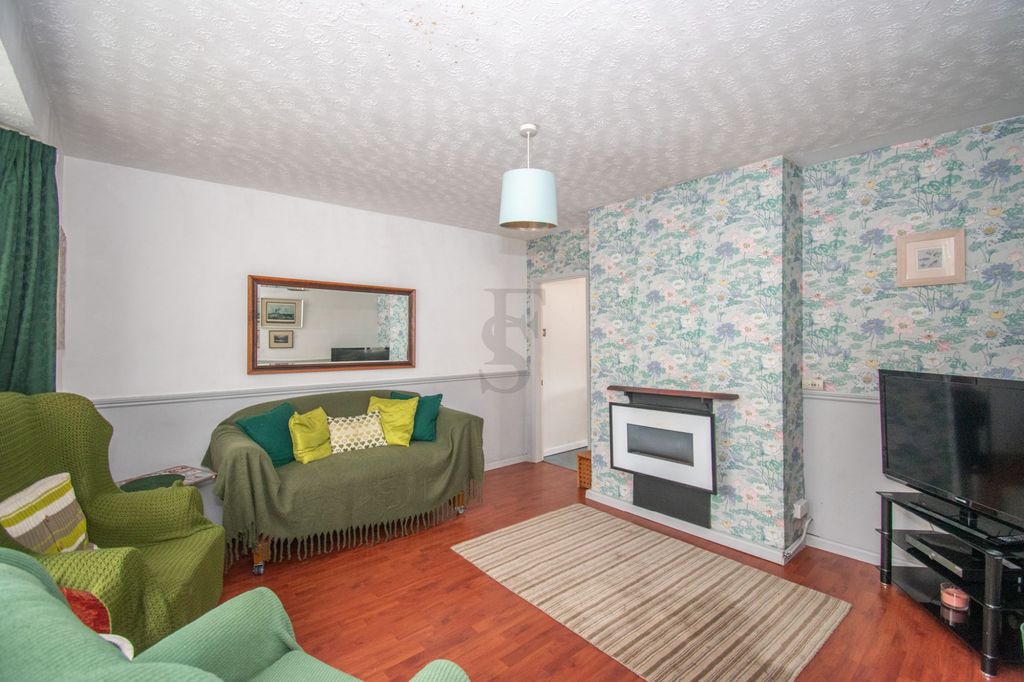 Property photo 2 of 16