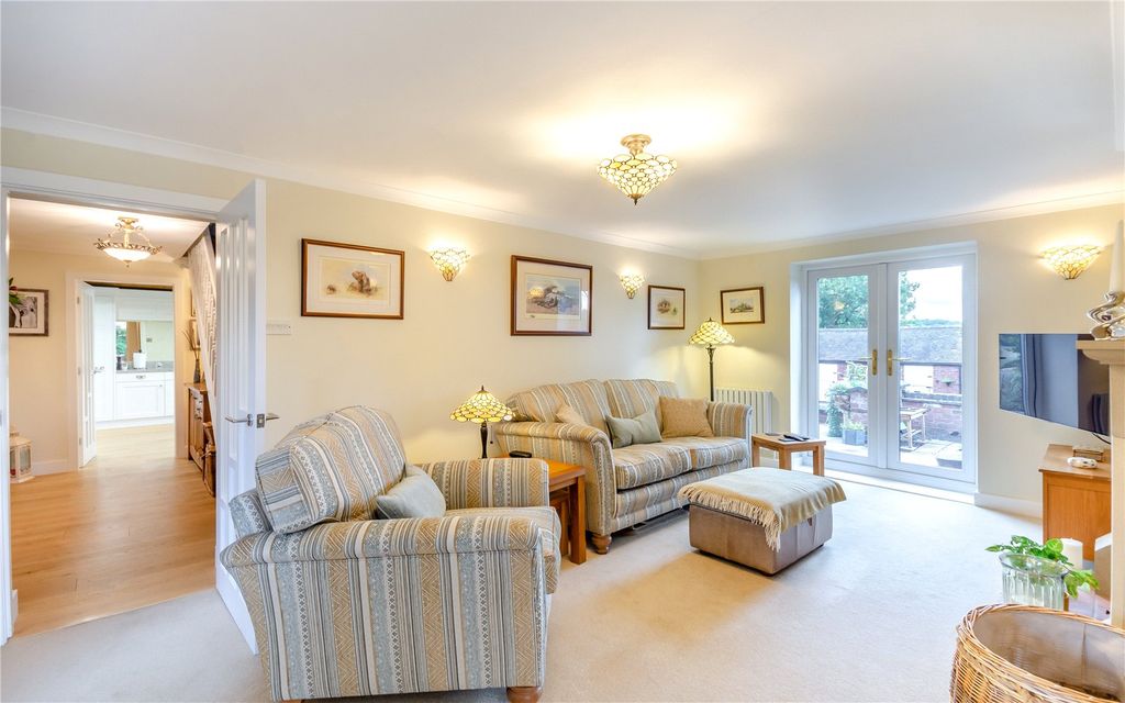 Property photo 3 of 25 Sitting Room