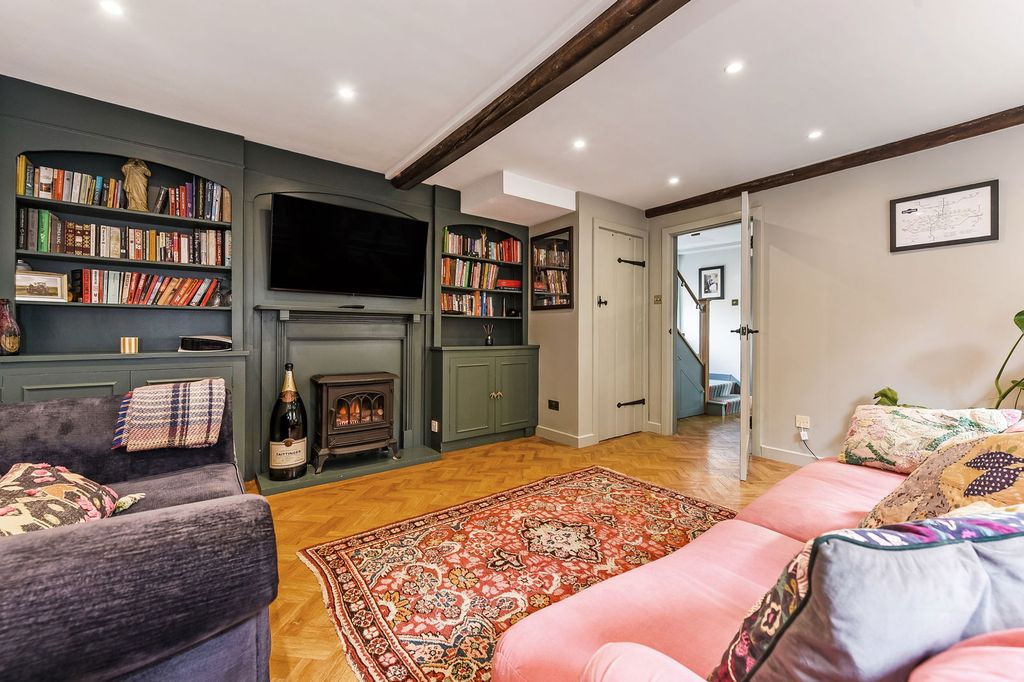 Property photo 2 of 30