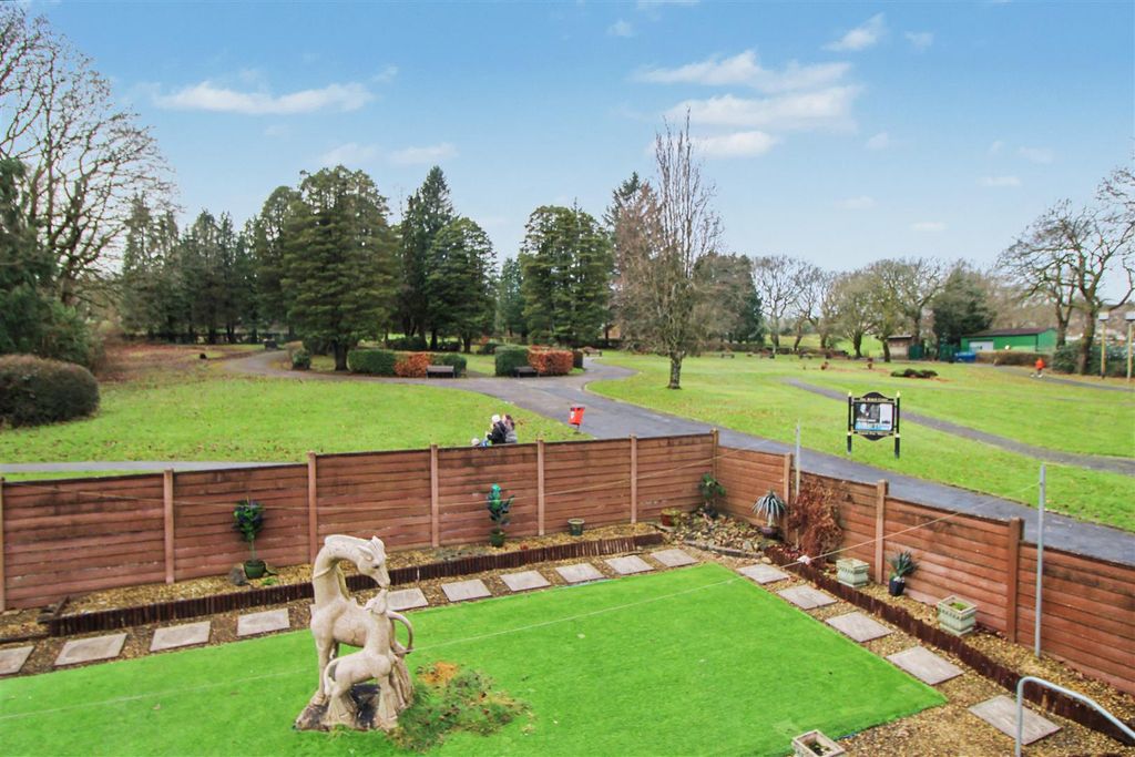 Property photo 3 of 25