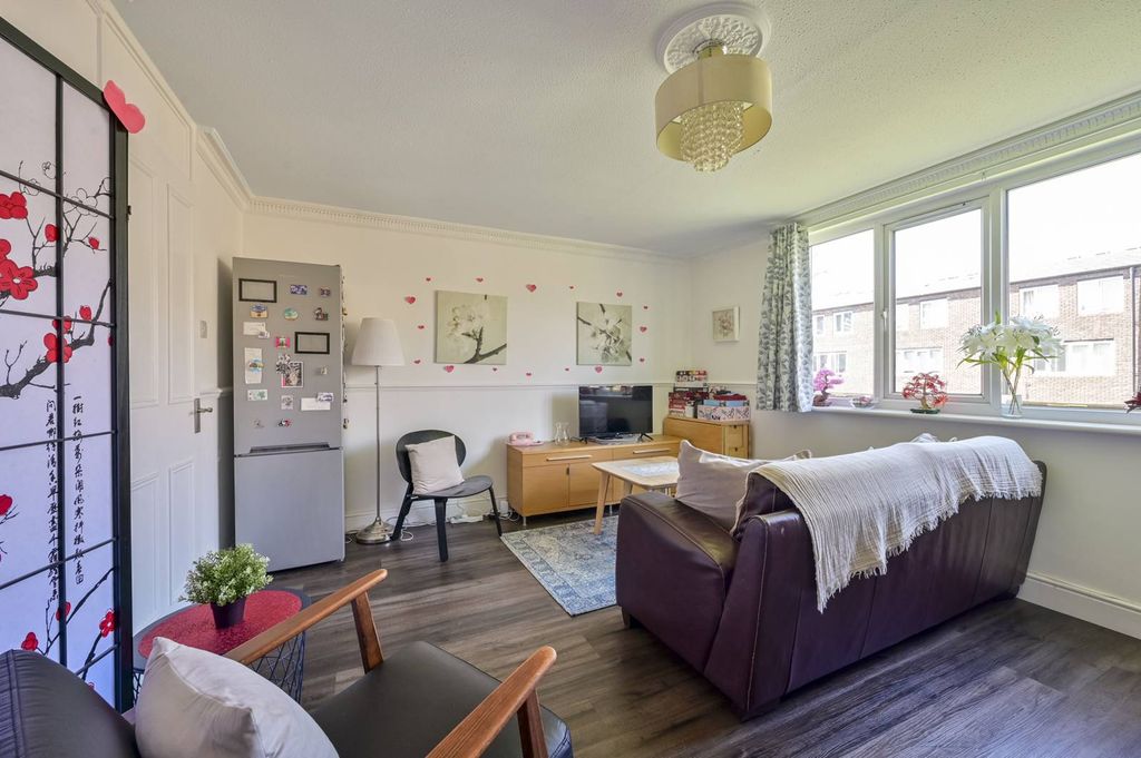 Property photo 3 of 12