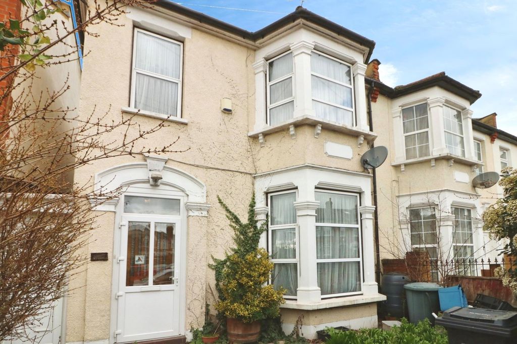 Property photo 3 of 5 Front