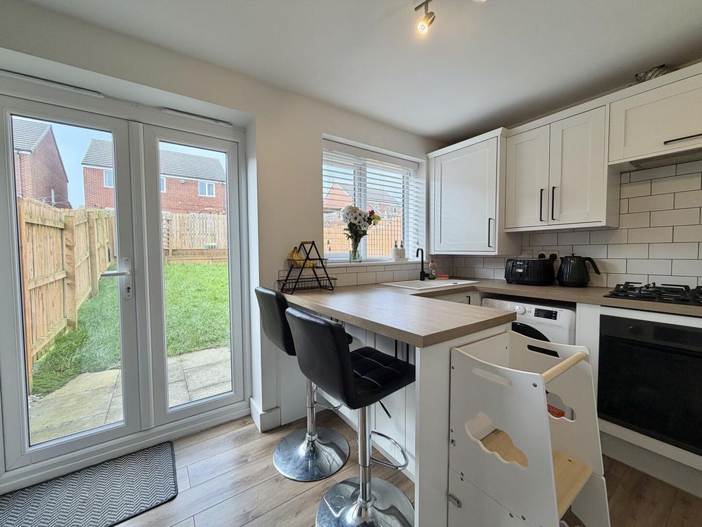 Property photo 3 of 17 Kitchen/Diner