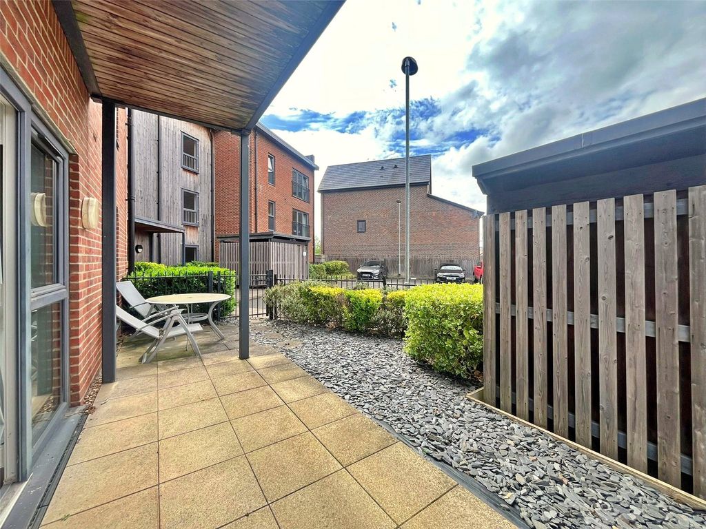 Property photo 2 of 12 Picture No. 21