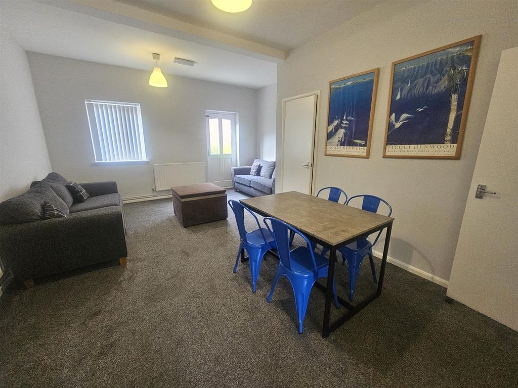 Property photo 3 of 16 1000046241.Jpg