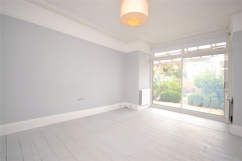Property photo 3 of 7 Picture No. 09