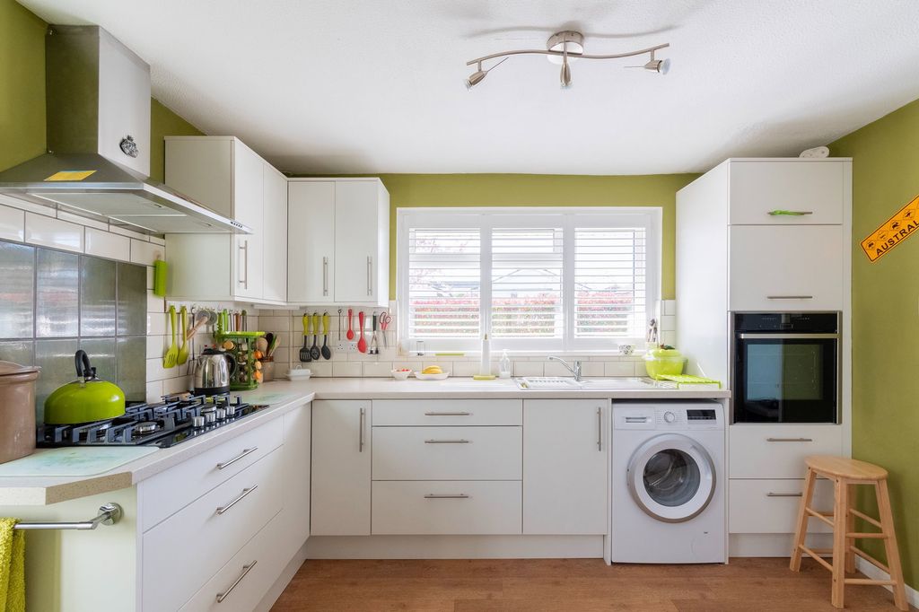 Property photo 3 of 18