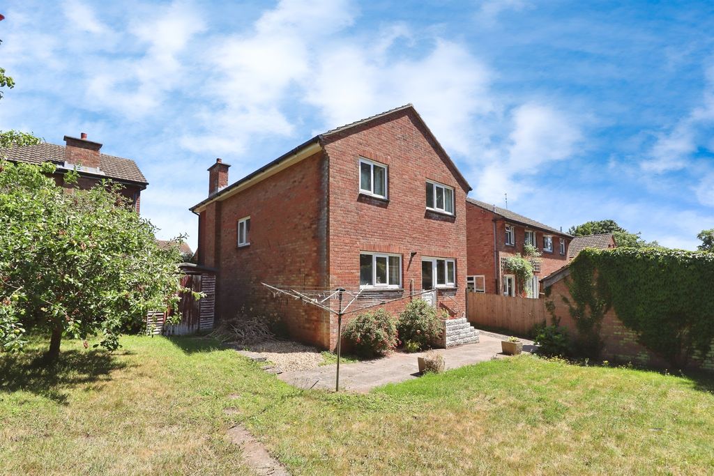 Property photo 2 of 17