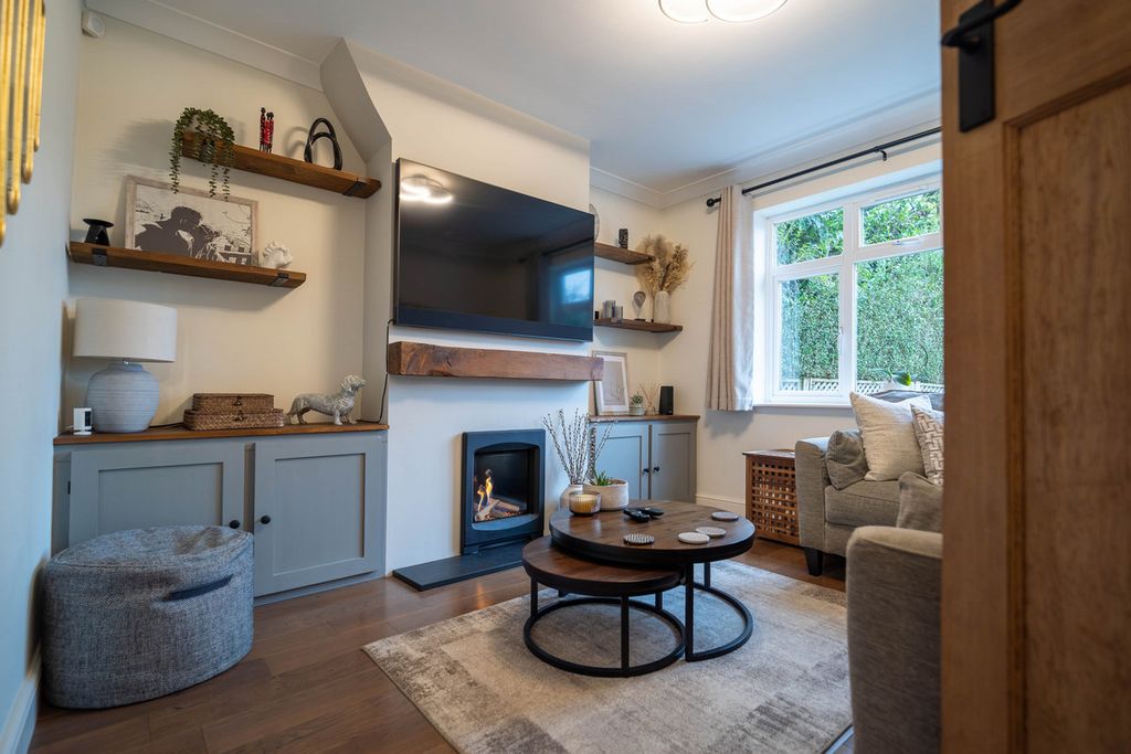 Property photo 2 of 19