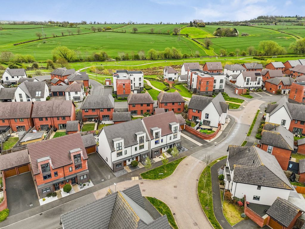 Property photo 3 of 31