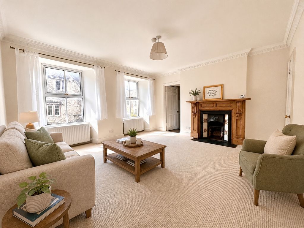 Property photo 2 of 17 Sitting Room